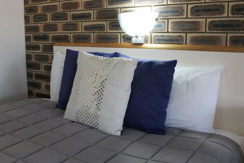 Top Of The Town Motel - Australian Directory 0