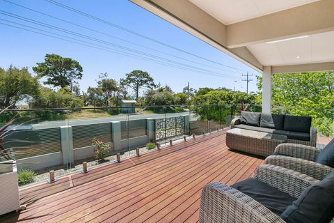 Top Class Beach Front Tootgarook - Australian Directory 1