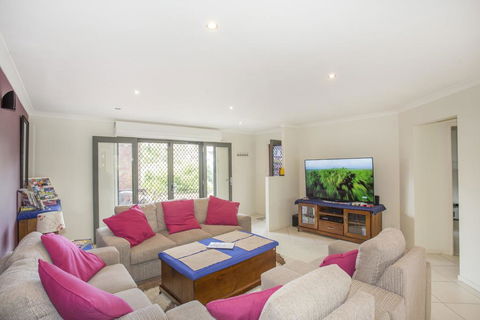Torquay Drive 22 - Australian Directory 1