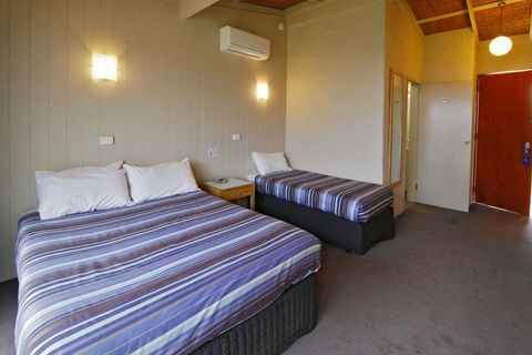 Torquay Hotel/Motel - Australian Directory 3