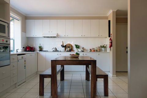 Torquay Retreats - Anderson - Australian Directory 3