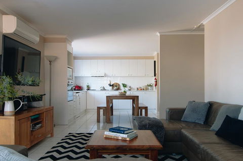 Torquay Retreats - Anderson - Australian Directory 1