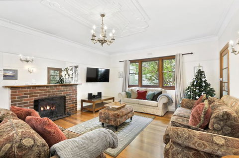 Torquay Retreats Aus - Bristol Road - Australian Directory 1