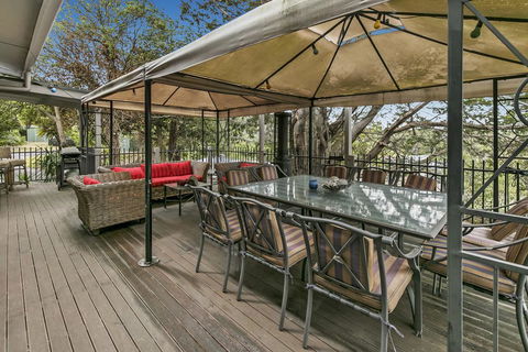 Total Rye Beach Family Getaway - Australian Directory 2
