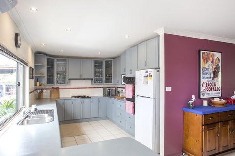 Torquay Drive 22 - Australian Directory 3