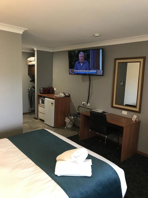 Town & Country Motor Inn - Australian Directory 1