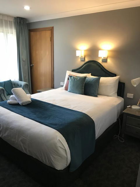 Town & Country Motor Inn - Australian Directory 2