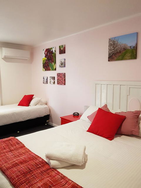 Town House Motor Inn Young - Australian Directory 2