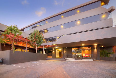 Townhouse Hotel - Australian Directory 3
