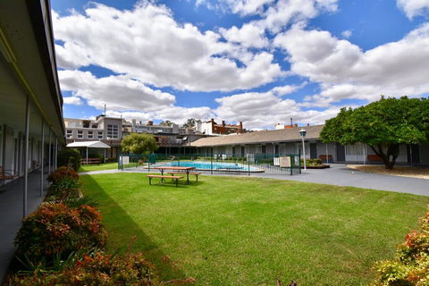 Townhouse Motel Cowra - Australian Directory 2