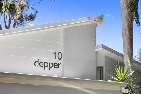 Tranquil & Tropical, Sunshine Beach - Australian Directory 1
