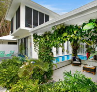 Tranquil Waters Luxury Retreat in Oceans Edge - Australian Directory