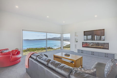 Tranquility Bay Of Fires - Australian Directory 2