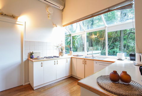 Tree Top Stay - Australian Directory 1