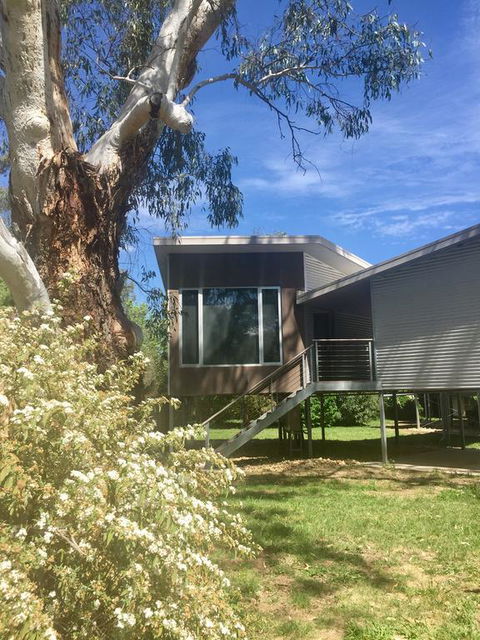 Treehouse Retreat - Australian Directory 3