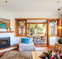 Treetops - elegant inviting designer cedar home - Australian Directory
