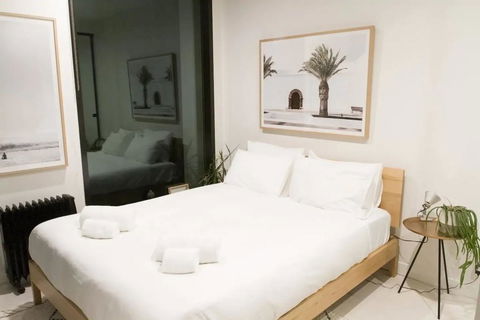 Trendy 1 Bedroom Apartment In The Heart Of Collingwood - Australian Directory 2