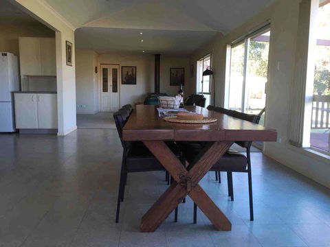 Trentham East Country Retreat - Australian Directory 1