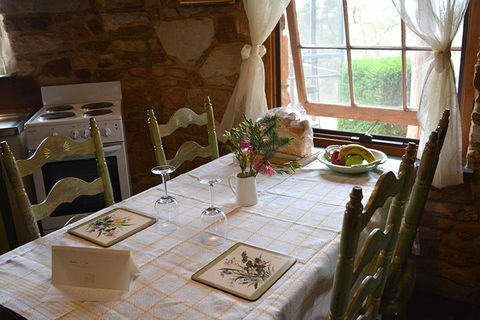 Trestrail Cottage B & B - Australian Directory 2
