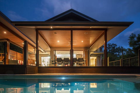 Trito - Luxury Holiday House - Australian Directory 0