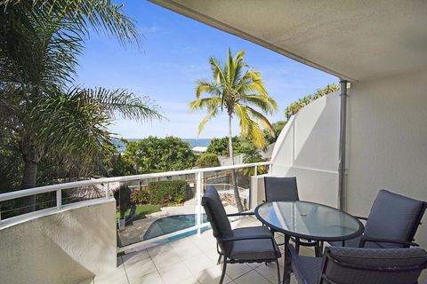Tropical & Modern With Rooftop Terrace - Australian Directory 0