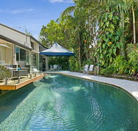 Tropical 5 bedroom family getaway in Noosa Heads - Australian Directory