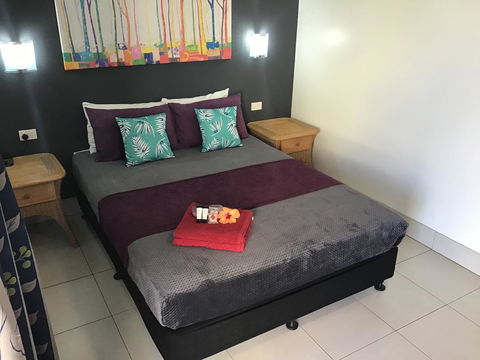 Tropical Lodge - Australian Directory 1
