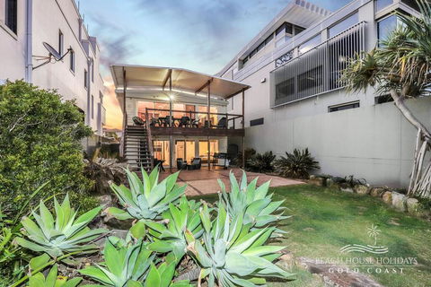 True Beachfront Beach House - Australian Directory 1