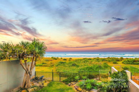 True Beachfront Beach House - Australian Directory 0