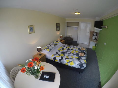 Turn-in Motel - Australian Directory 0