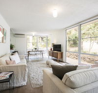 Twiggy  Anglesea - Australian Directory