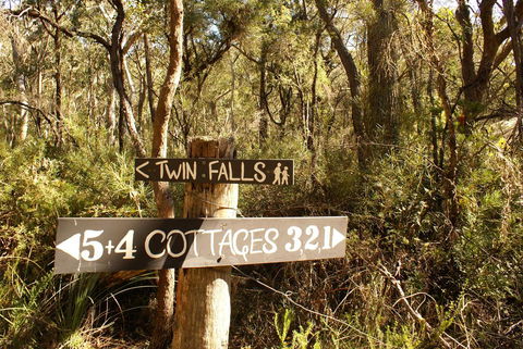 Twin Falls Bush Cottages - Australian Directory 3