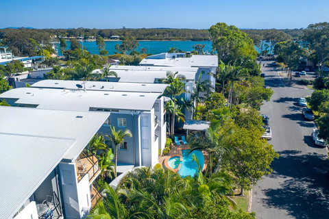 Twin Quays Noosa - Australian Directory 2