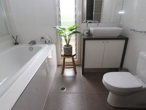 Two Sands Town House - Australian Directory 1