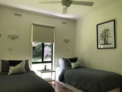 Tyntynder Garden Cottage 4 - Australian Directory 1
