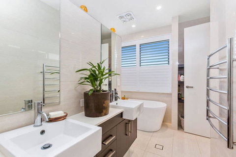 Ulladulla Family Retreat - Australian Directory 2