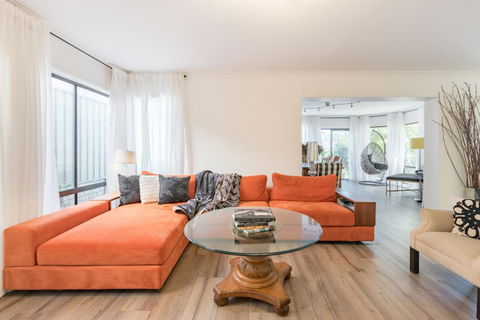 ULTRA SPACIOUS STYLISH HOME IN PRESTONS - SYDNEY - Australian Directory 0