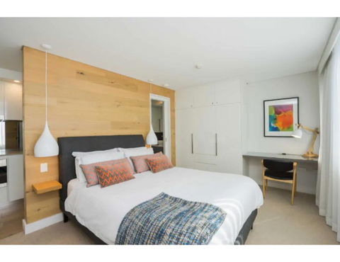 Ultrachic Executive Beach Apartment - Australian Directory 3