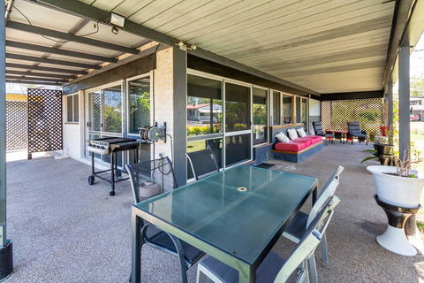 Unique Getaway 300m To Bribie Foreshore, Bongaree - Australian Directory 1