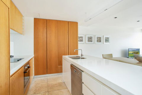 Unit 101 Plantation Resort - Rainbow Beach, Plantation Resort, Second Floor, Aircon, Pool, Spa - Australian Directory 1