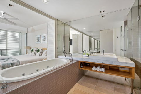 Unit 206 Plantation, Rainbow Beach, Incredible Views, Top Floor, Ocean Facing - Australian Directory 3