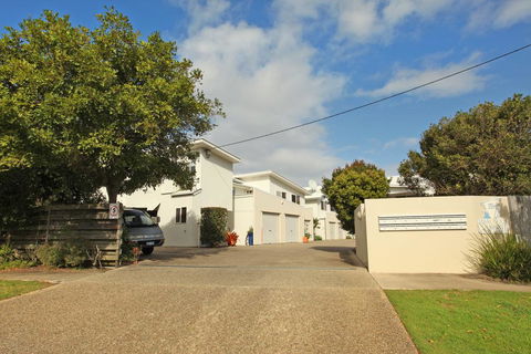 Unit 9 Marcoola Shores 1 Flindersia Street Marcoola, 500 BOND, LINEN INCLUDED - Australian Directory 3