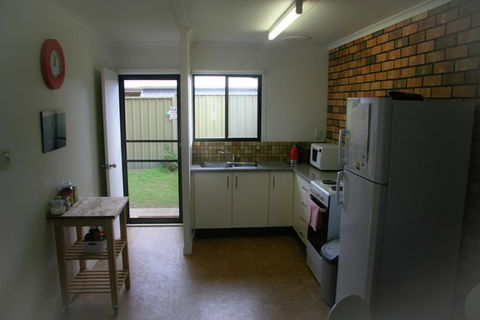 Unit1, Graydon Lodge - Australian Directory 2