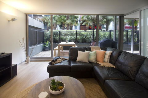 Urban Sea Drift - Pets, Pool, Gym, Parking, Beach 250m - Australian Directory 0