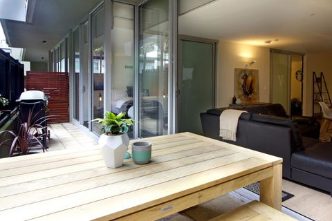 Urban Sea Drift - Pets, Pool, Gym, Parking, Beach 250m - Australian Directory 1
