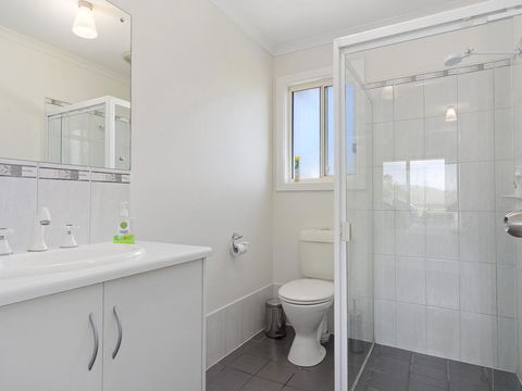 VALLEY VIEWS - 10 Valley Heights Drive - Australian Directory 0