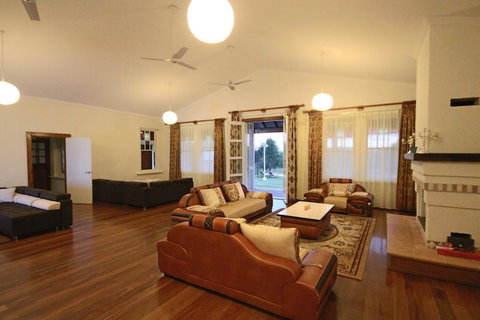 Verona House - Australian Directory 3