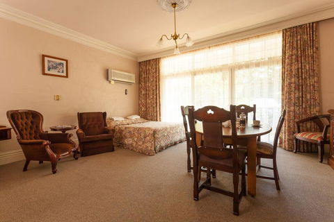 Victoria House Motor Inn - Australian Directory 0