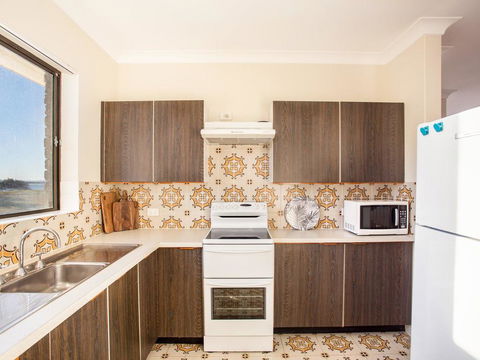Villa Bianca 10 Opposite The Tanks - Australian Directory 0