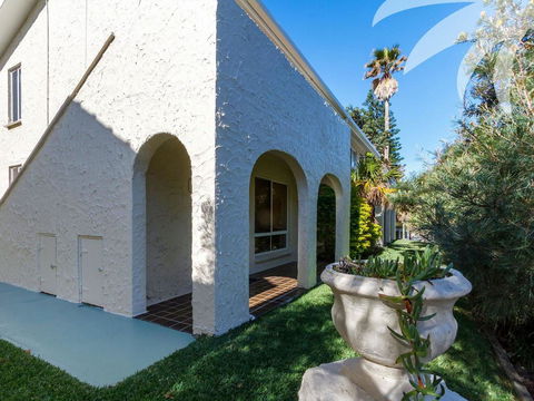 Villa Manyana Unit 26 - Australian Directory 1